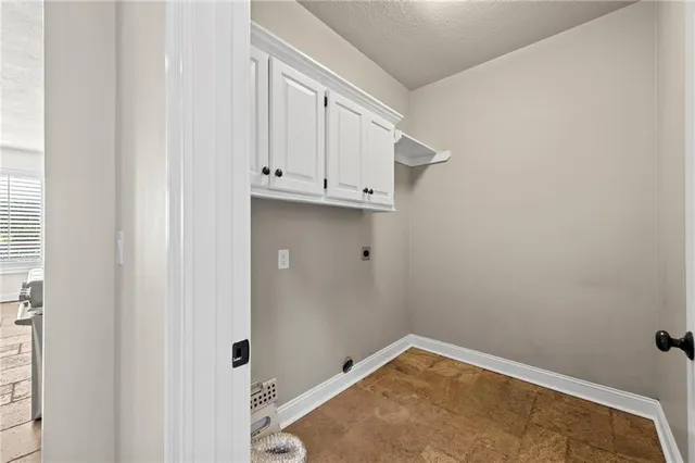 $635,000 | 14026 Ash Street, Overland Park, KS 66224