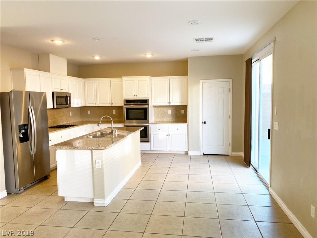 2304 Ridge Back Court North Las Vegas, NV 89031 - Photo 8 of 15