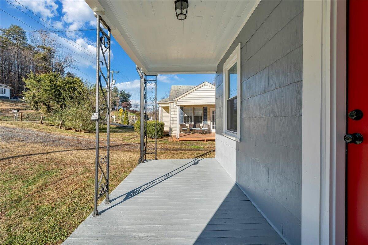 1890 Daniels Creek Road Collinsville, VA 24078 - Photo 2 of 28 02-MIB08097