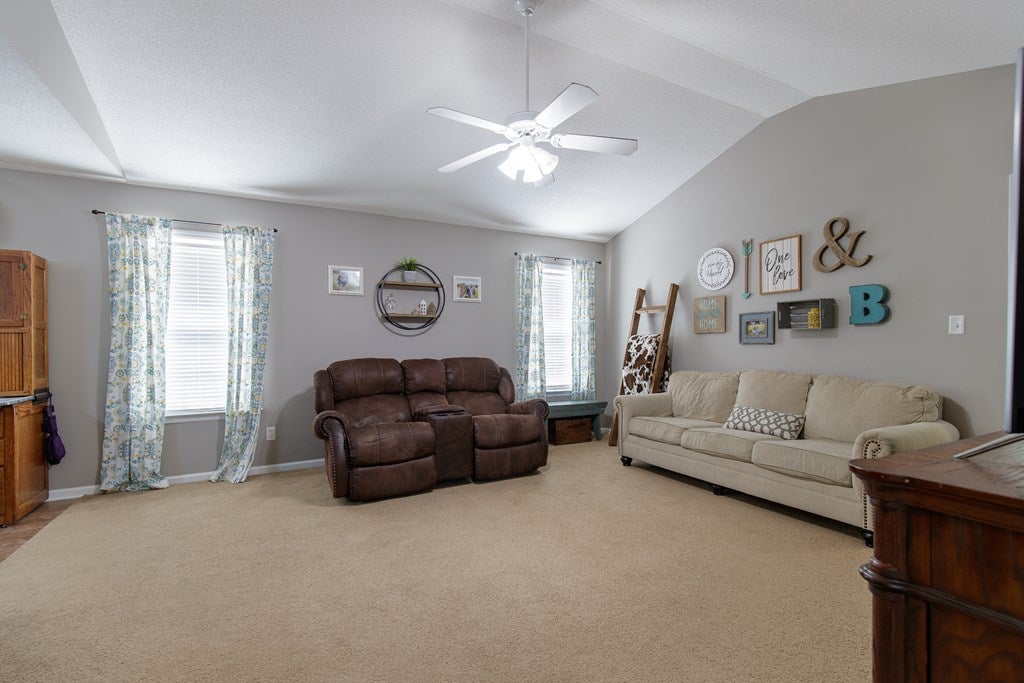 415 Meadowlark Road Valdosta, GA 31602 - Photo 3 of 27 Gallery Image 3