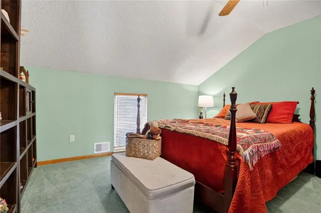 $500,000 | 90 Beach Drive, Lake Tapawingo, MO 64015