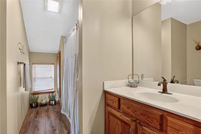 $500,000 | 90 Beach Drive, Lake Tapawingo, MO 64015