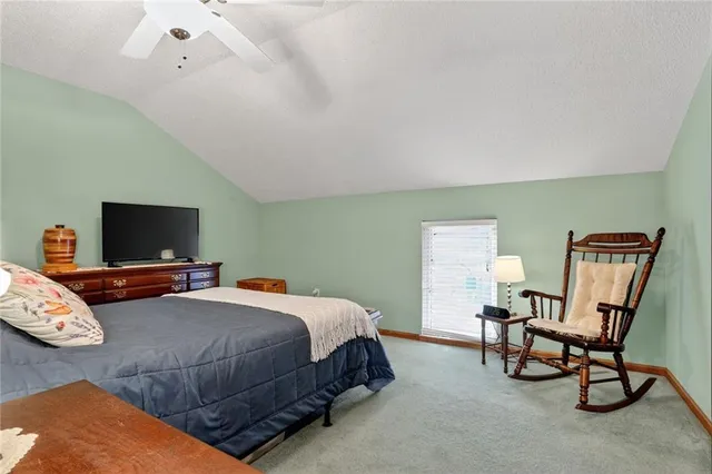 $500,000 | 90 Beach Drive, Lake Tapawingo, MO 64015