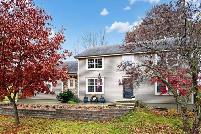 $500,000 | 90 Beach Drive, Lake Tapawingo, MO 64015