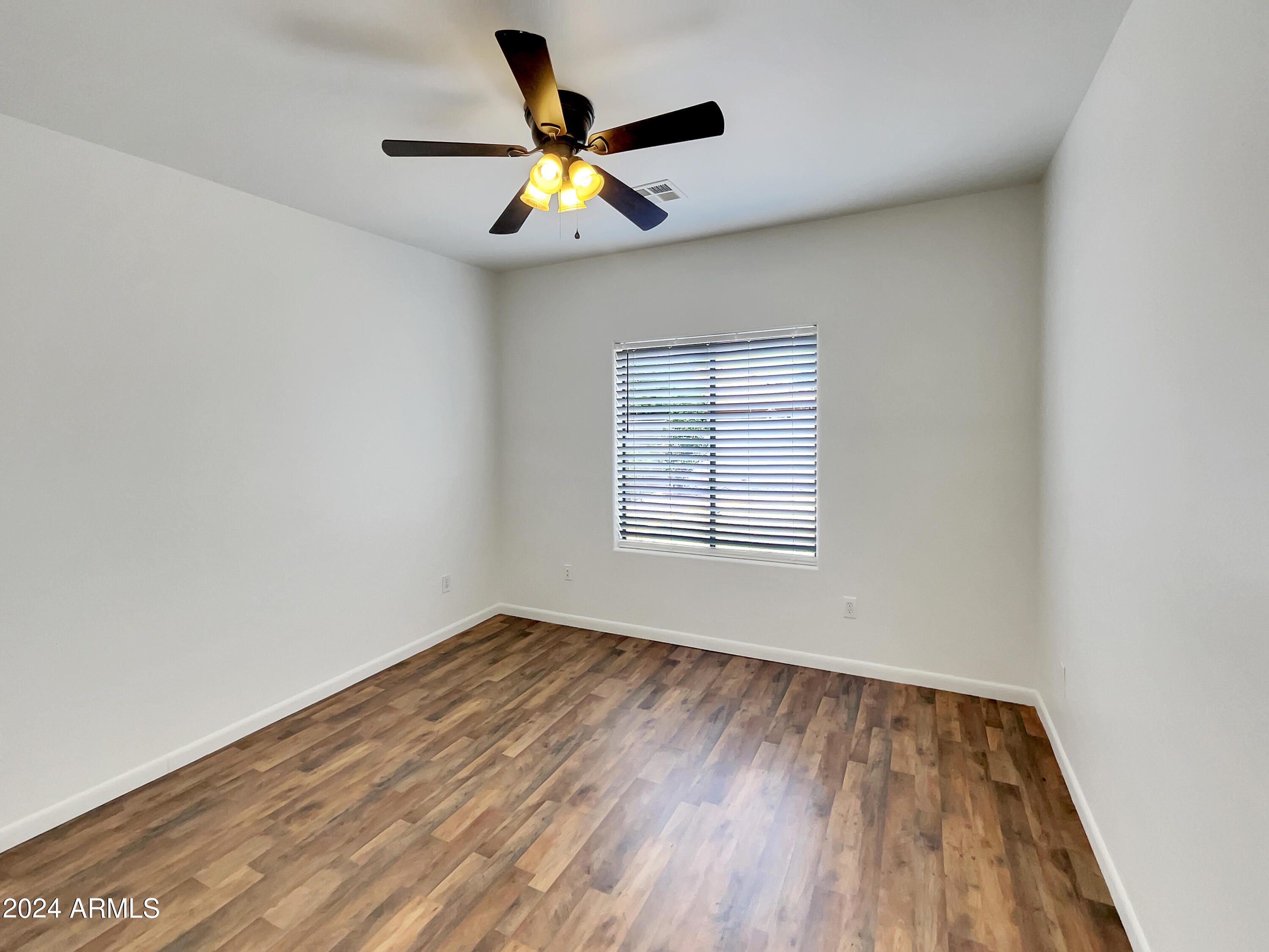 2534 West Carson Road Phoenix, AZ 85041 - Photo 3 of 31 listing_2
