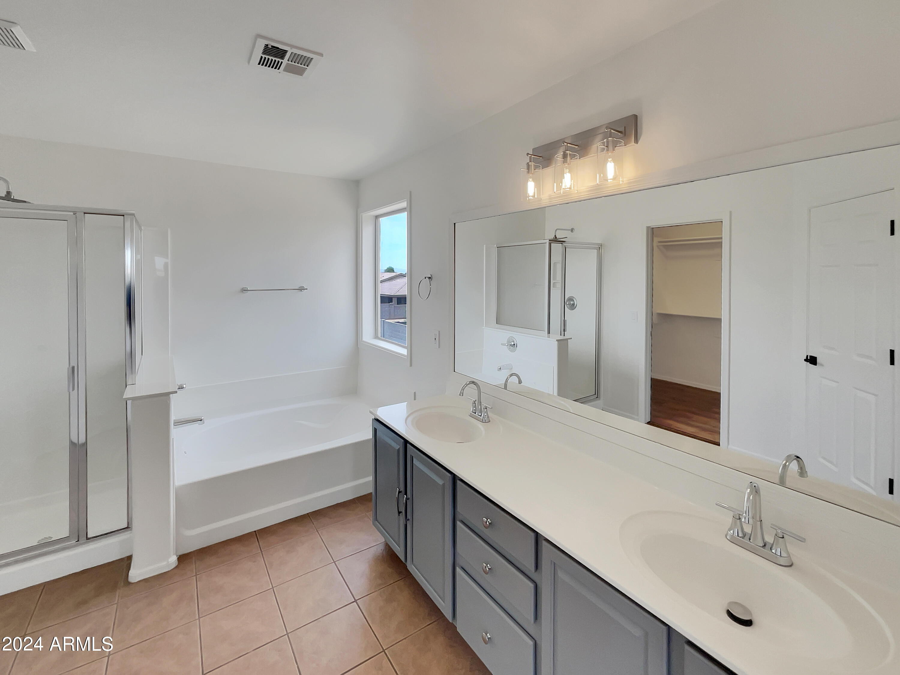 2534 West Carson Road Phoenix, AZ 85041 - Photo 5 of 31 listing_4