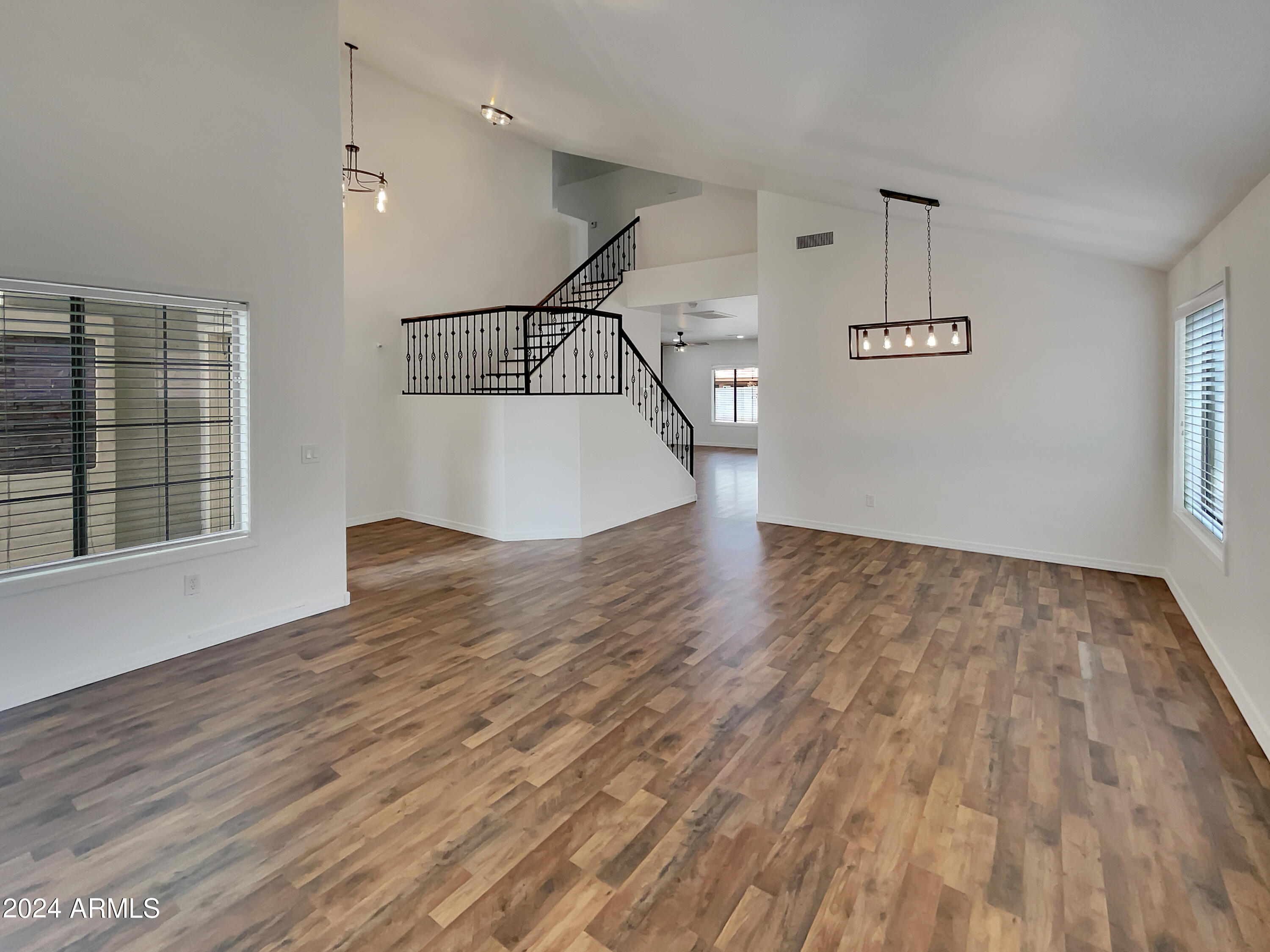 2534 West Carson Road Phoenix, AZ 85041 - Photo 8 of 31 listing_7