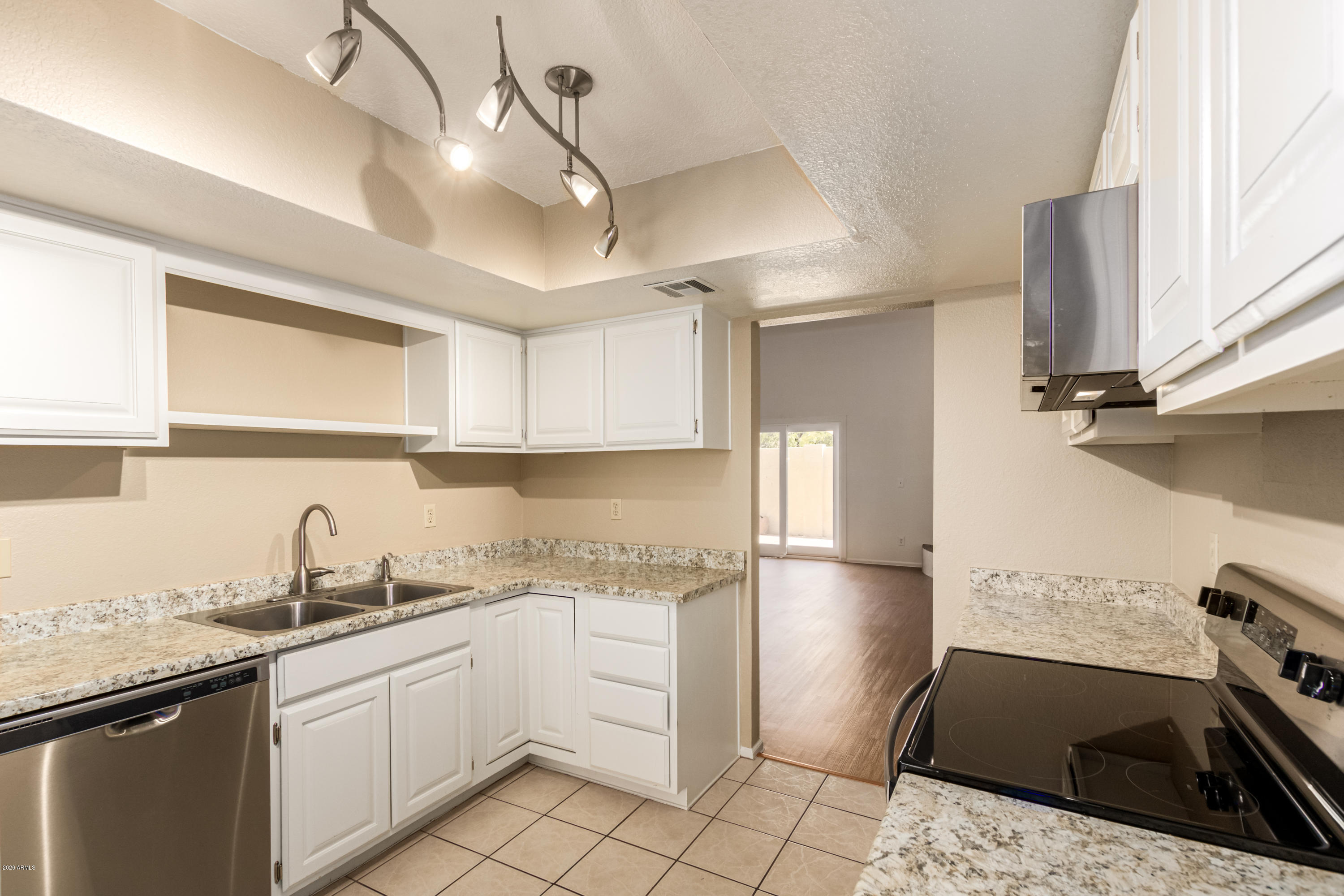 3201 North 38th Street, Unit 1 Phoenix, AZ 85018 - Photo 2 of 24 38th 9