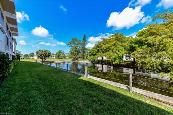 $358,900 | 992 Woodshire Lane, Unit D107, Naples, FL 34105