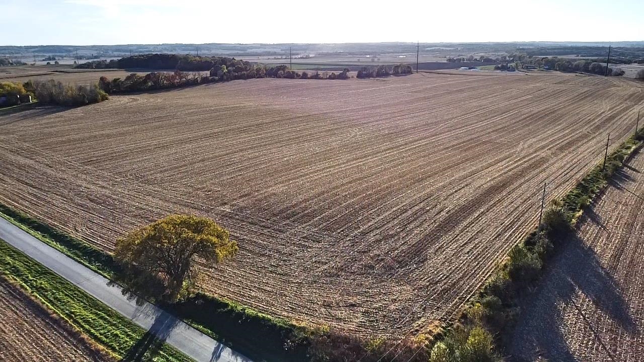 2326 South Murray Road Janesville, WI 53548 - Photo 4 of 29