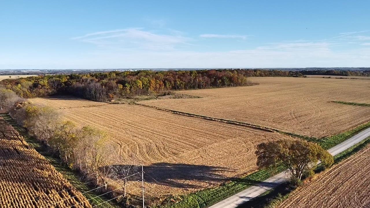 2326 South Murray Road Janesville, WI 53548 - Photo 6 of 29