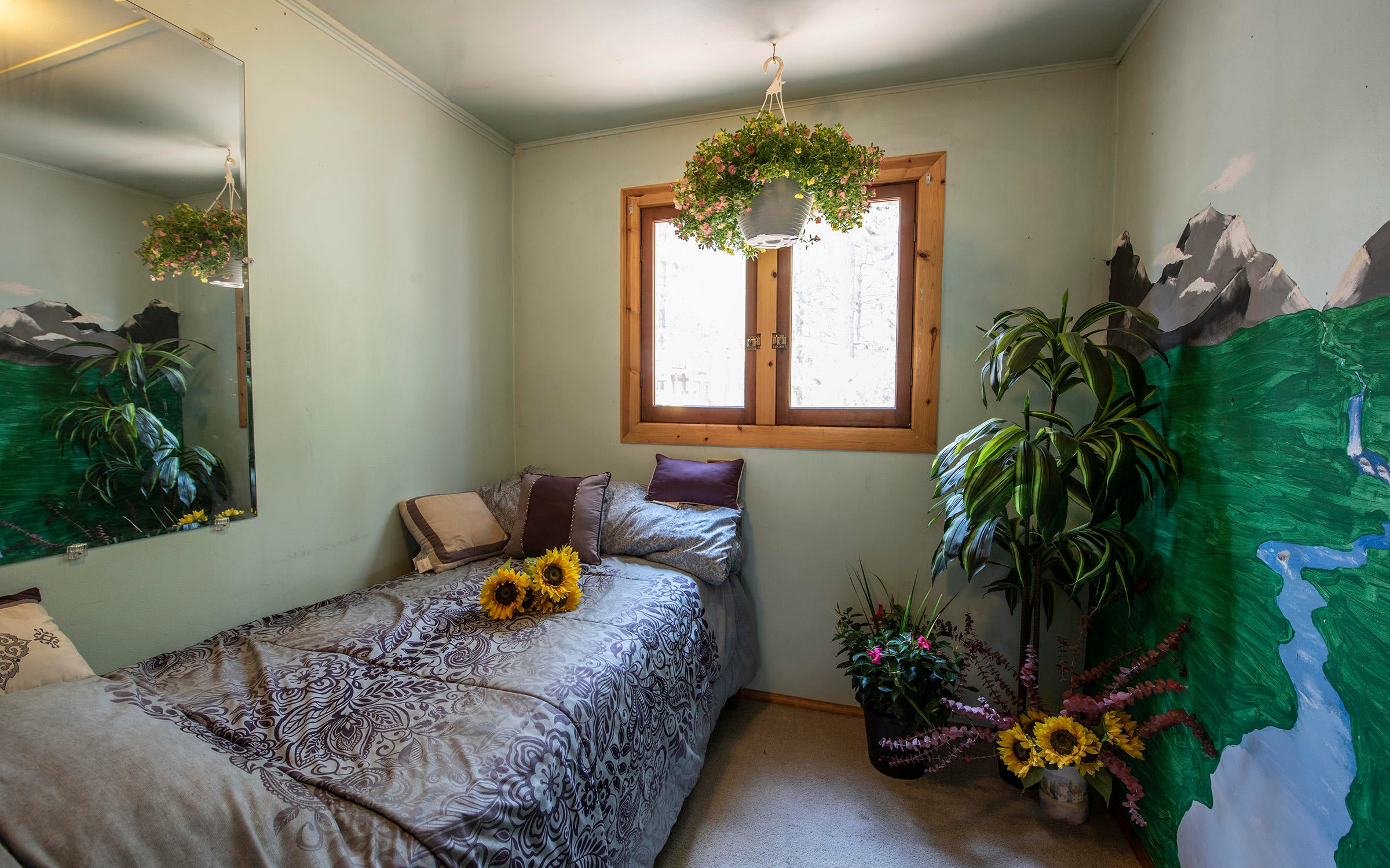 52357 Dustan Road La Pine, OR 97739 - Photo 9 of 37 #17 Sm bedroom