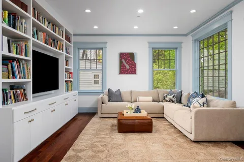 $2,195,000 | 33 Young Avenue, Pelham, NY 10803