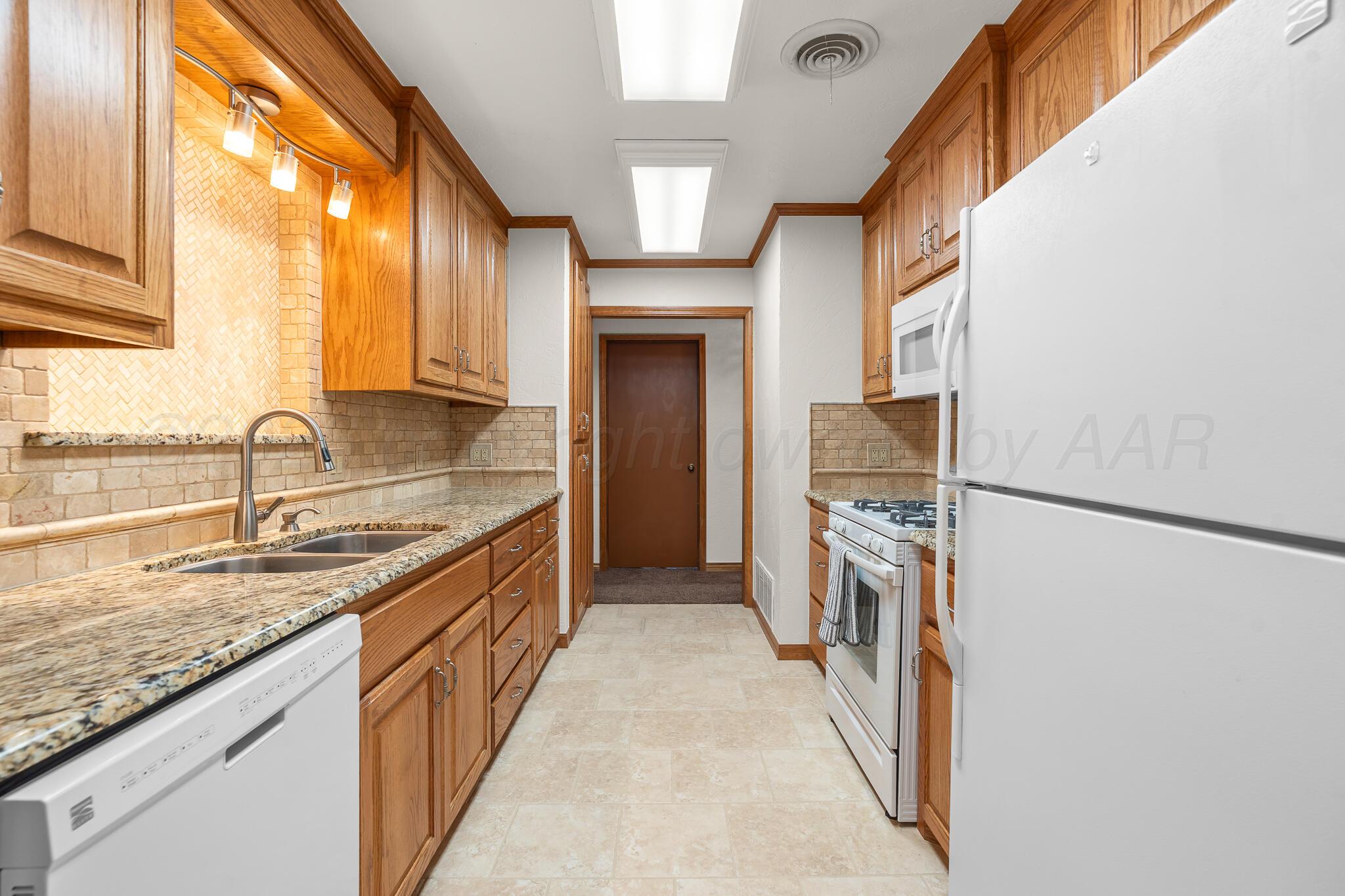 5019 Tulip Avenue Amarillo, TX 79110 - Photo 11 of 35 5019 Tulip