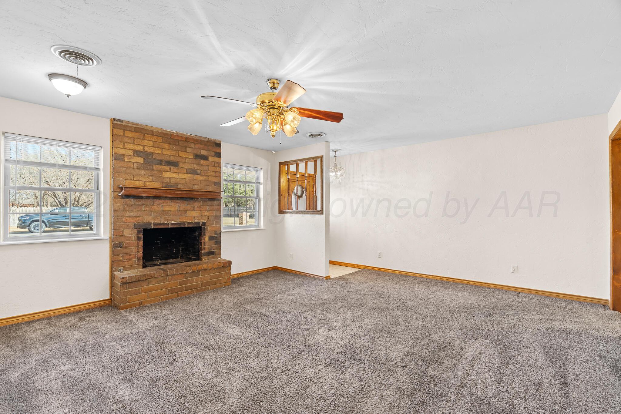 5019 Tulip Avenue Amarillo, TX 79110 - Photo 8 of 35 Front Living