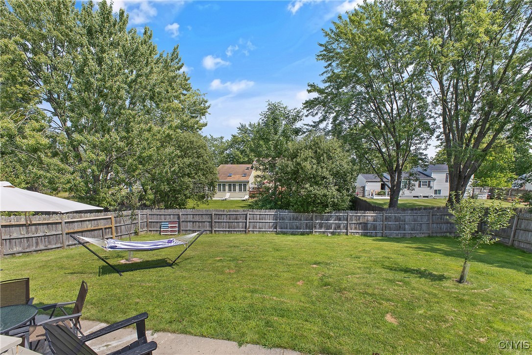 8274 Swallow Path Liverpool, NY 13090 - Photo 36 of 39 Gallery Image 36