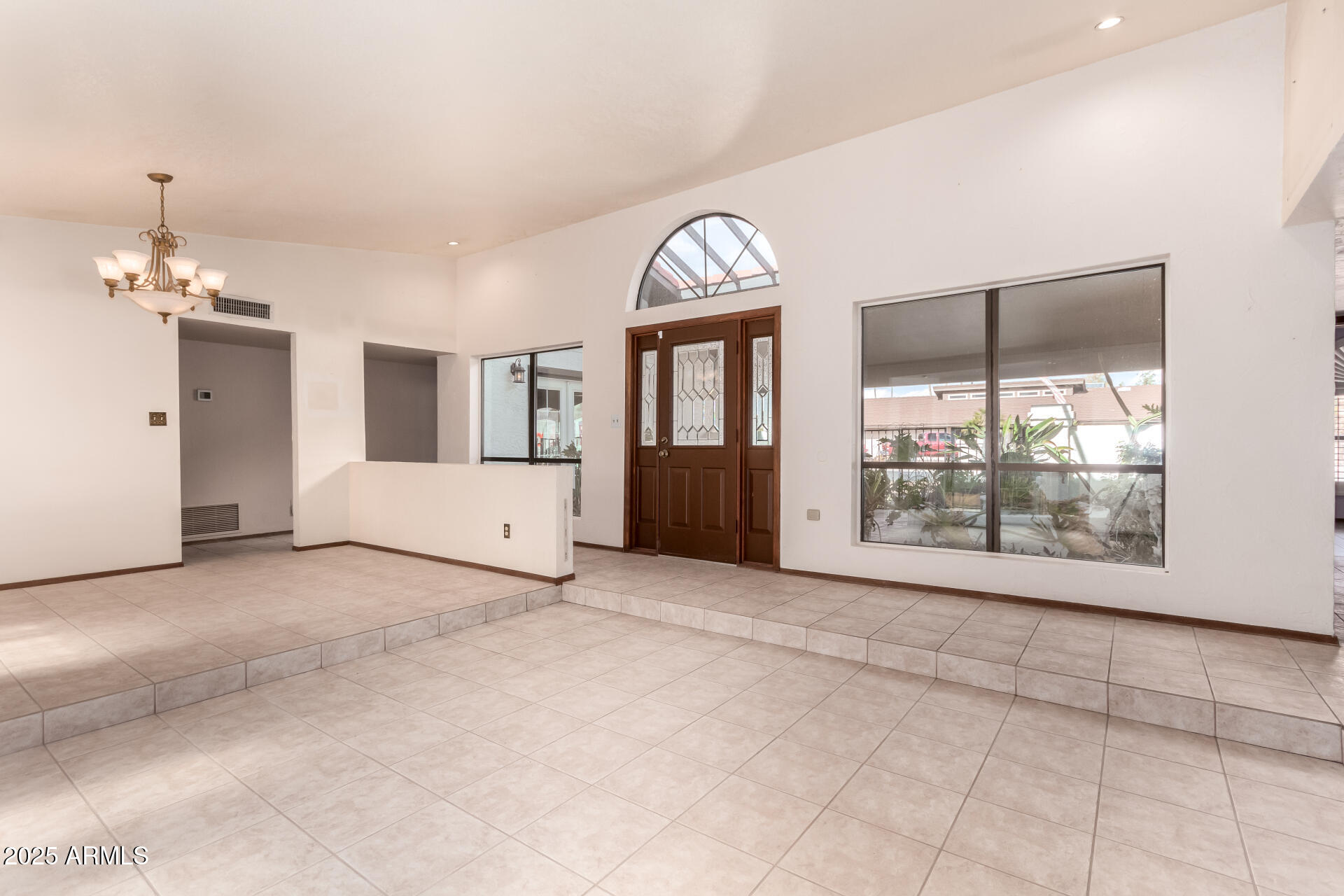 109 West Kathleen Road Phoenix, AZ 85023 - Photo 4 of 29 11-Kathleen