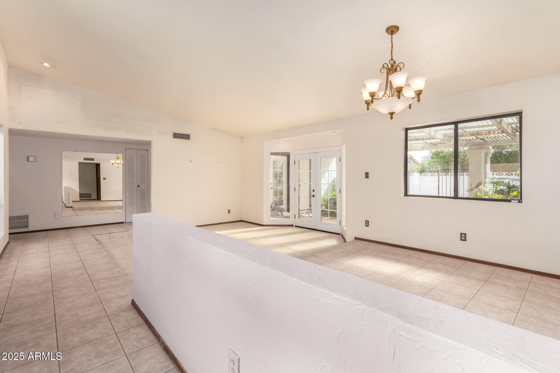 109 West Kathleen Road Phoenix, AZ 85023 - Photo 5 of 29 10-Kathleen