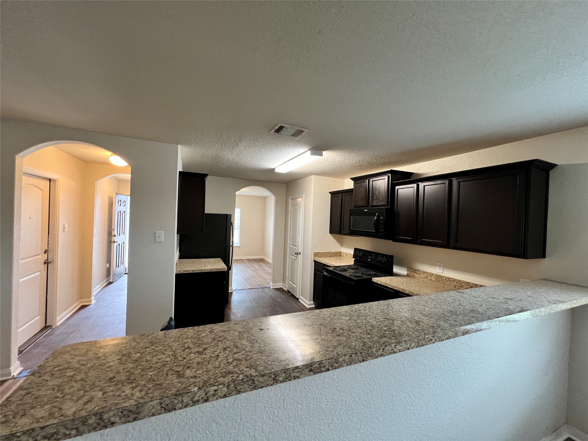221 Koontz Loop Jarrell, TX 76537 - Photo 4 of 11