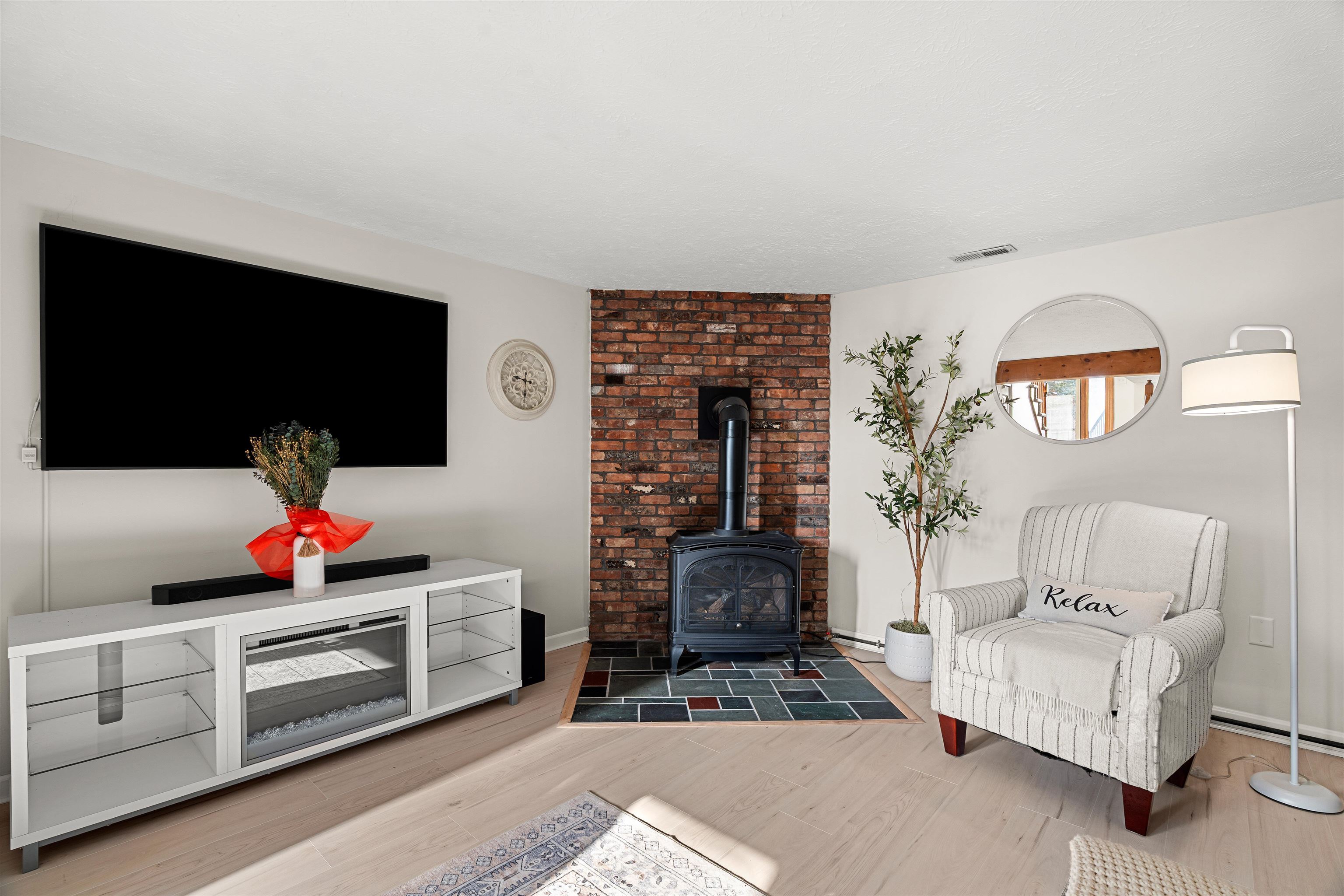 6 Kingston Way, Unit B Hudson, NH 03051 - Photo 14 of 20