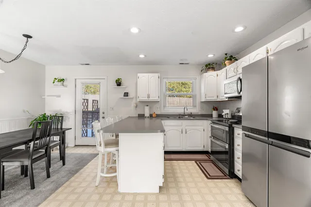 $350,000 | 6 Kingston Way, Unit B, Hudson, NH 03051