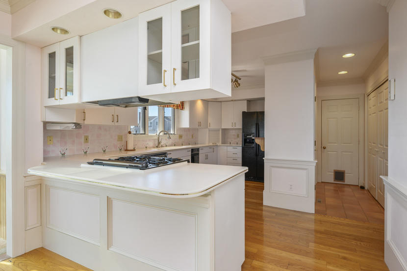 1 Surfside Road West Dennis, MA 02670 - Photo 18 of 29 011-photo--8047106