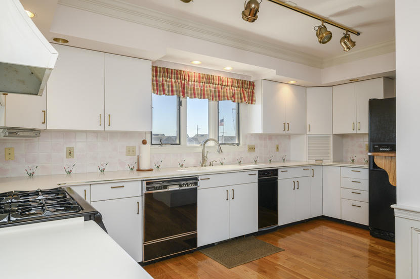 1 Surfside Road West Dennis, MA 02670 - Photo 20 of 29 010-photo--8047105