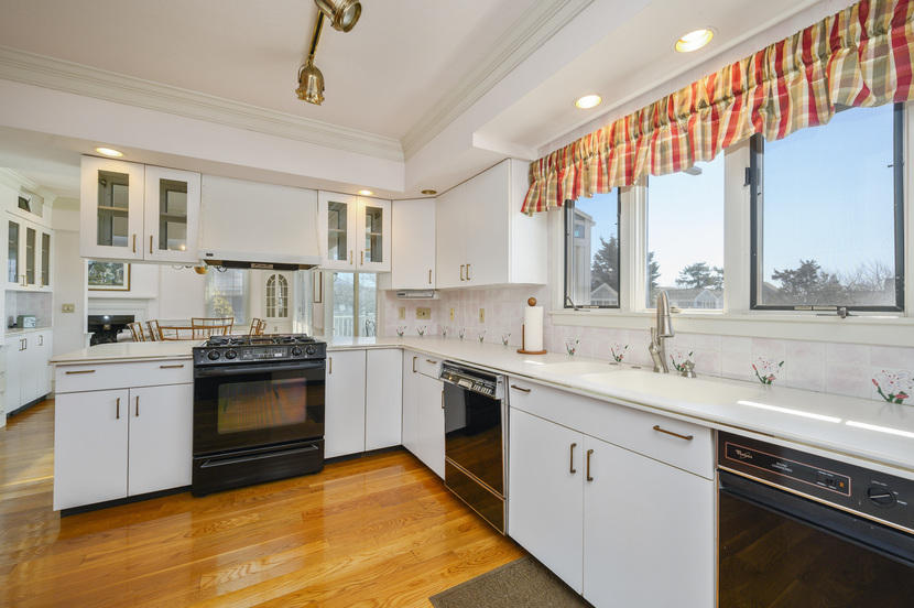 1 Surfside Road West Dennis, MA 02670 - Photo 10 of 29 012-photo--8047107