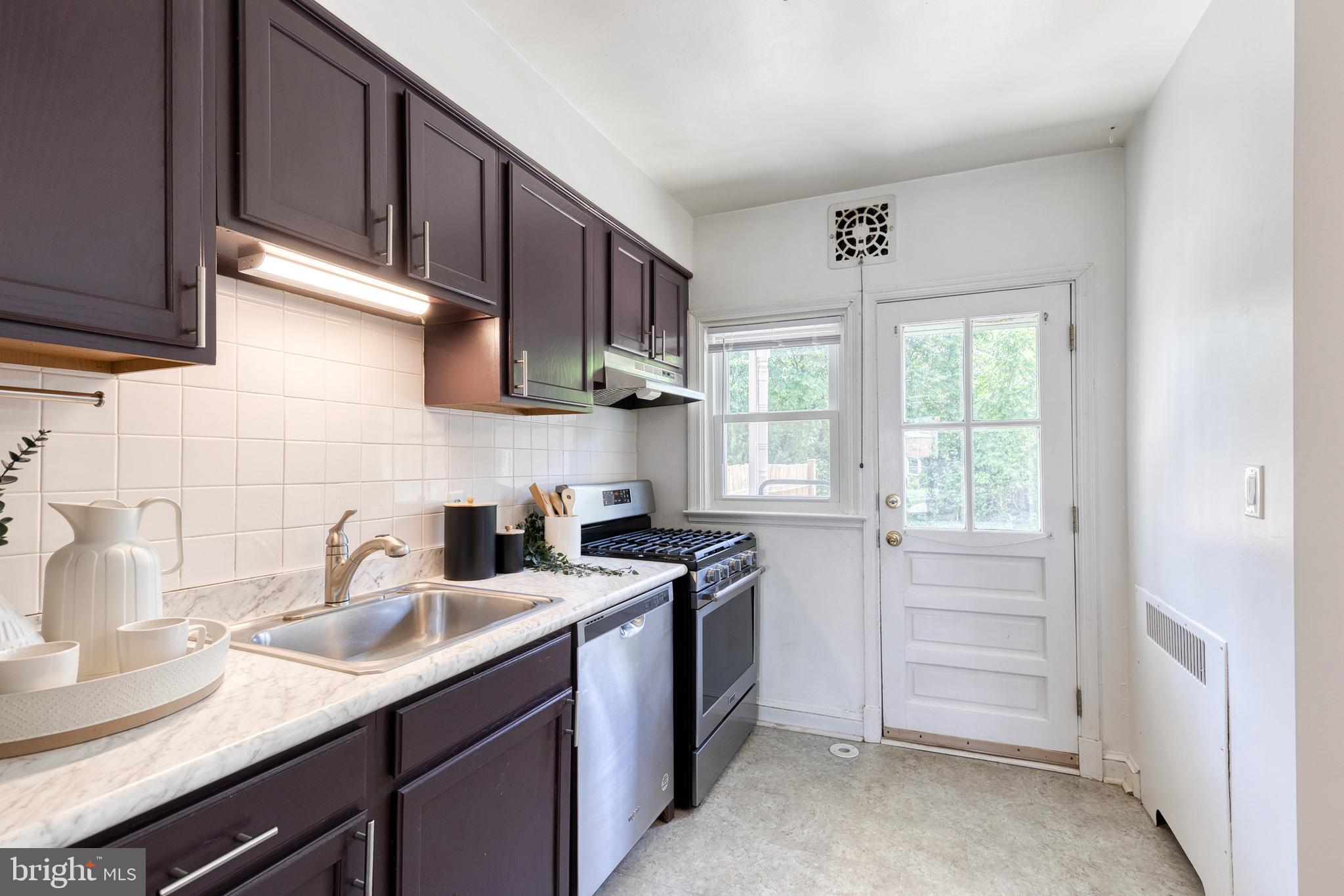 53 Burkshire Road Towson, MD 21286 - Photo 21 of 37