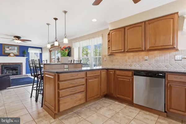 $699,900 | 327 Abbey Lane, Lansdale, PA 19446