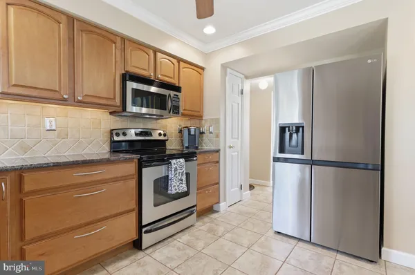 $699,900 | 327 Abbey Lane, Lansdale, PA 19446