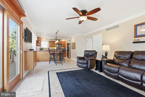 $699,900 | 327 Abbey Lane, Lansdale, PA 19446