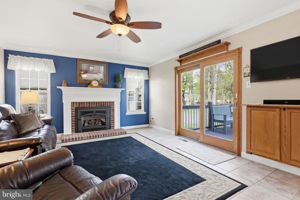 $699,900 | 327 Abbey Lane, Lansdale, PA 19446
