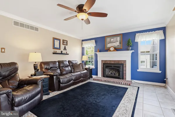 $699,900 | 327 Abbey Lane, Lansdale, PA 19446
