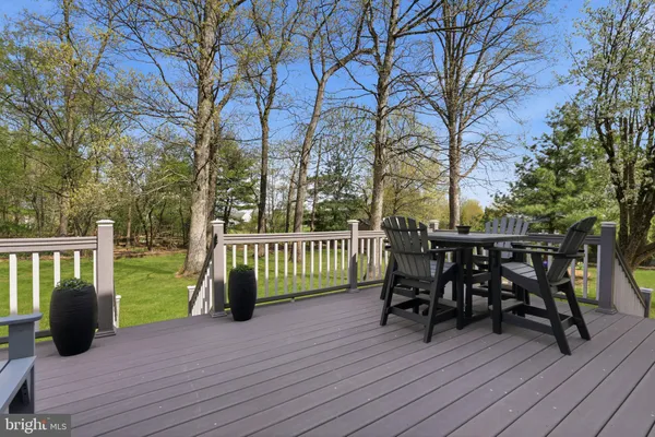 $699,900 | 327 Abbey Lane, Lansdale, PA 19446