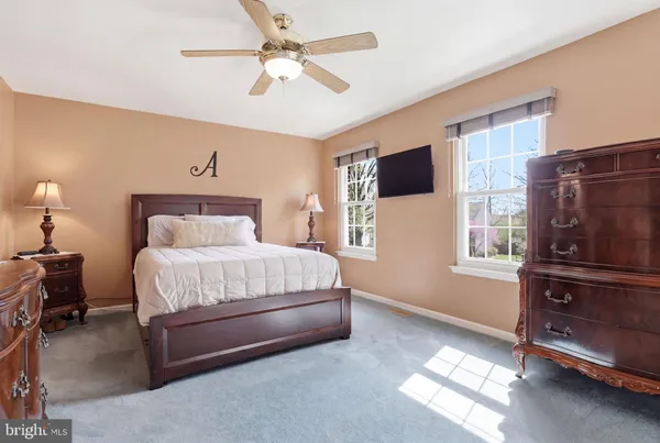 $699,900 | 327 Abbey Lane, Lansdale, PA 19446