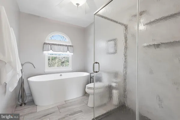 $699,900 | 327 Abbey Lane, Lansdale, PA 19446