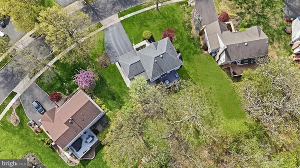 $699,900 | 327 Abbey Lane, Lansdale, PA 19446