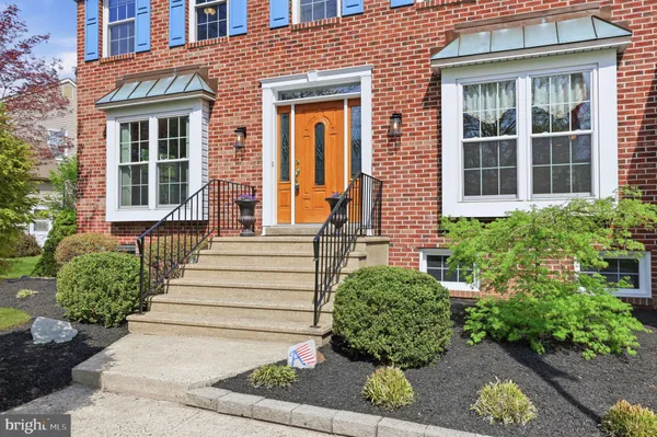 $699,900 | 327 Abbey Lane, Lansdale, PA 19446