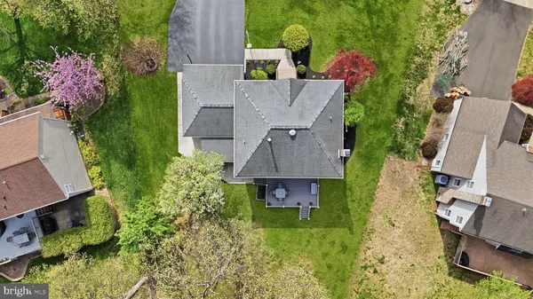 $699,900 | 327 Abbey Lane, Lansdale, PA 19446