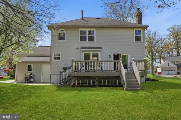 $699,900 | 327 Abbey Lane, Lansdale, PA 19446
