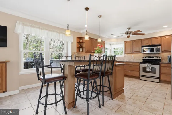 $699,900 | 327 Abbey Lane, Lansdale, PA 19446