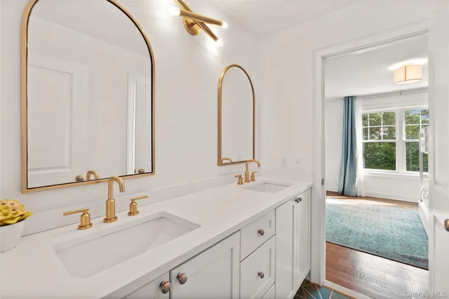 $2,450,000 | 6 Clara Drive, East Quogue, NY 11942