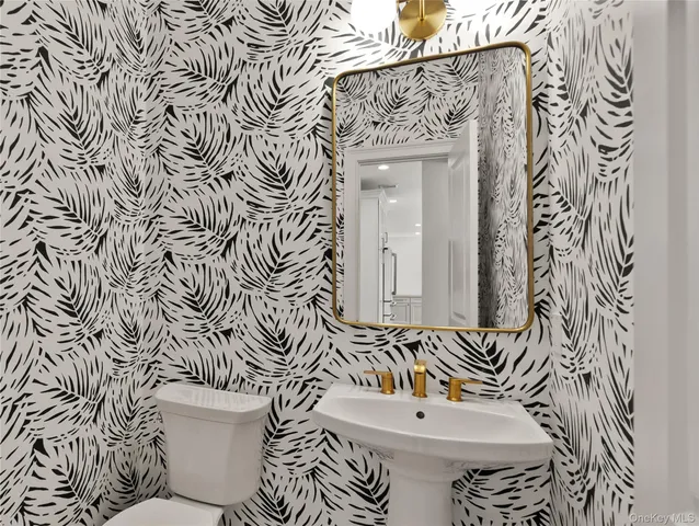 $2,450,000 | 6 Clara Drive, East Quogue, NY 11942