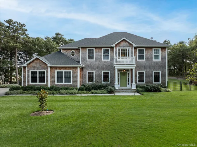 $2,450,000 | 6 Clara Drive, East Quogue, NY 11942