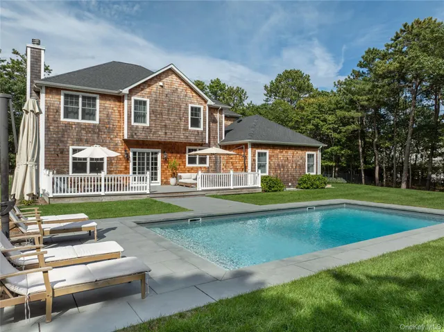 $2,450,000 | 6 Clara Drive, East Quogue, NY 11942