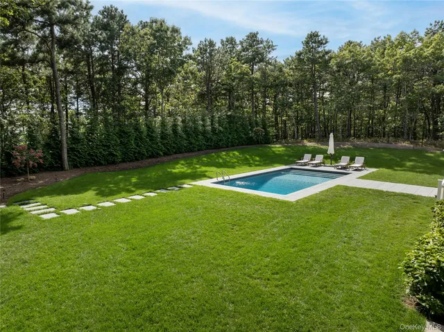 $2,450,000 | 6 Clara Drive, East Quogue, NY 11942