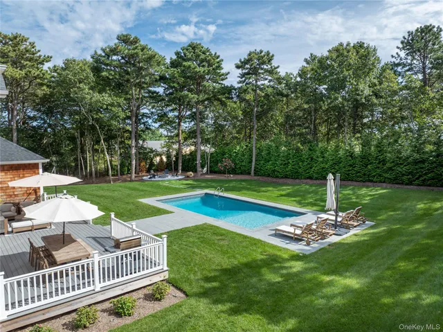 $2,450,000 | 6 Clara Drive, East Quogue, NY 11942