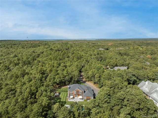 $2,450,000 | 6 Clara Drive, East Quogue, NY 11942