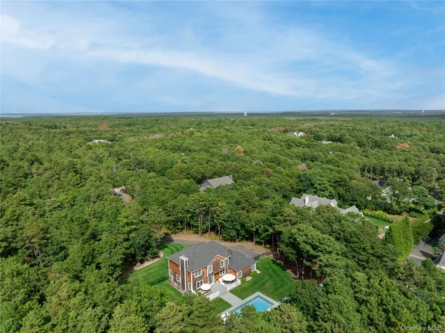 $2,450,000 | 6 Clara Drive, East Quogue, NY 11942
